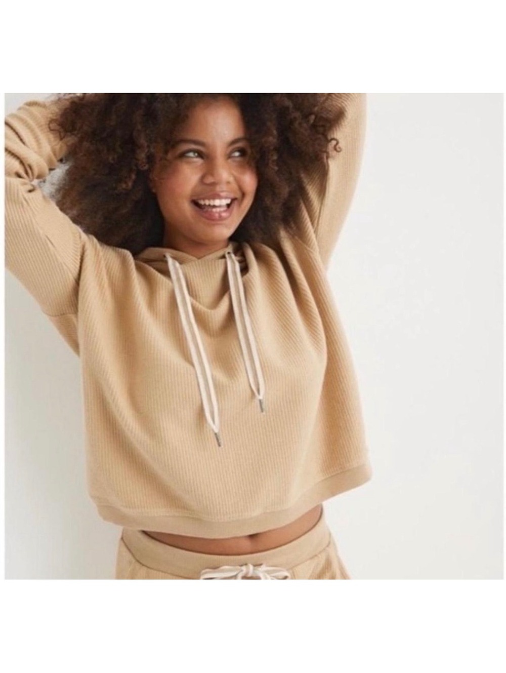 Aerie Womanâs M Medium Ribbed Cropped Hoodie Sweatshirt